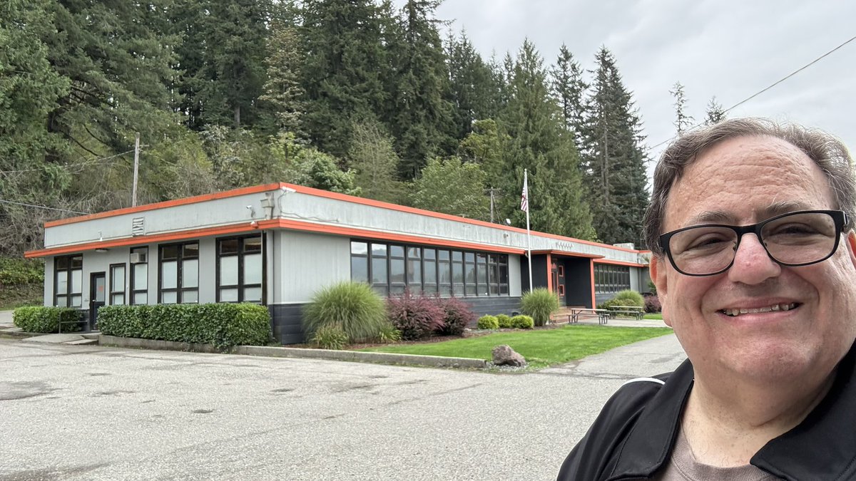 ɹǝqıl [-: uıʌǝu tweet media