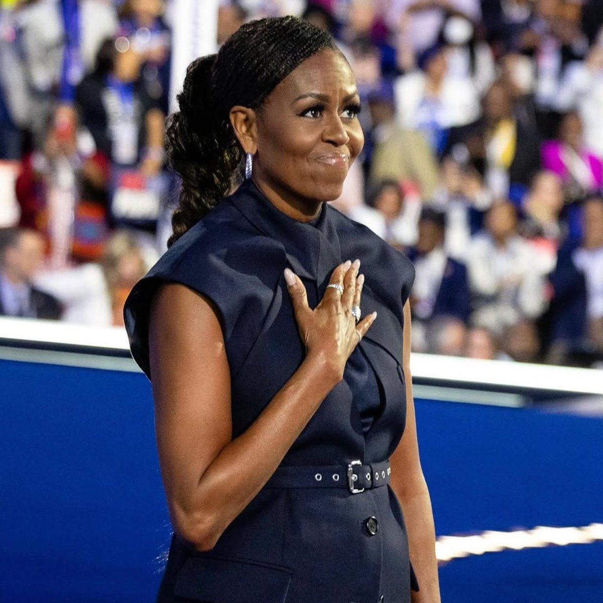 It's officially First Lady Michelle Obama's birthday! 

RETWEET to wish <a href="/MichelleObama/">Michelle Obama</a> a happy birthday!