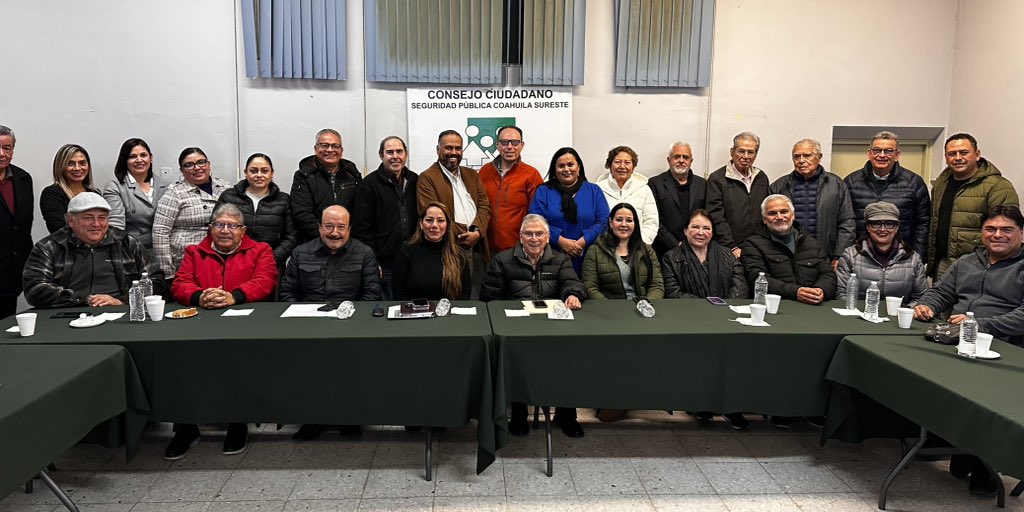 ConsejoCSPRS's tweet photo. El Consejo Ciudadano contó con la participación de Lic.Ana Zulema Banda Alemán,Subdirectora de Tránsito y Vialidad de Saltillo, con la exposición de estadísticas, estrategias y acciones de la Subdirección,así como actividades de proximidad para fomentar conciencia vial 16/01/2025 https://t.co/sxVIrJ4GTD