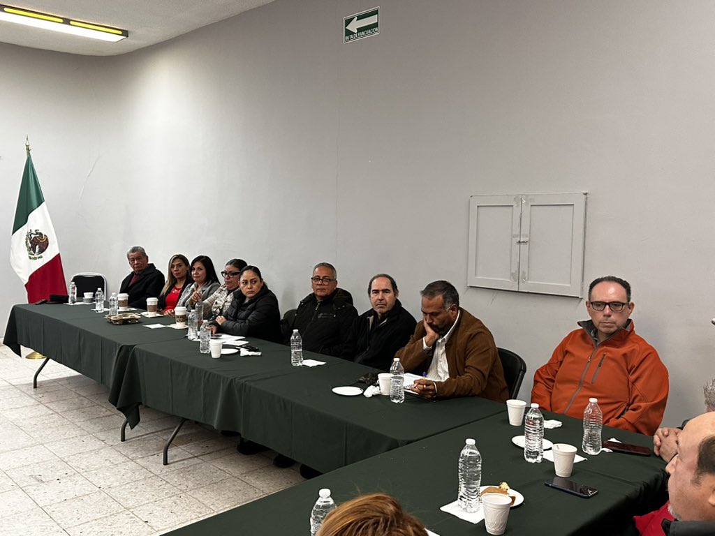 ConsejoCSPRS's tweet photo. El Consejo Ciudadano contó con la participación de Lic.Ana Zulema Banda Alemán,Subdirectora de Tránsito y Vialidad de Saltillo, con la exposición de estadísticas, estrategias y acciones de la Subdirección,así como actividades de proximidad para fomentar conciencia vial 16/01/2025 https://t.co/sxVIrJ4GTD