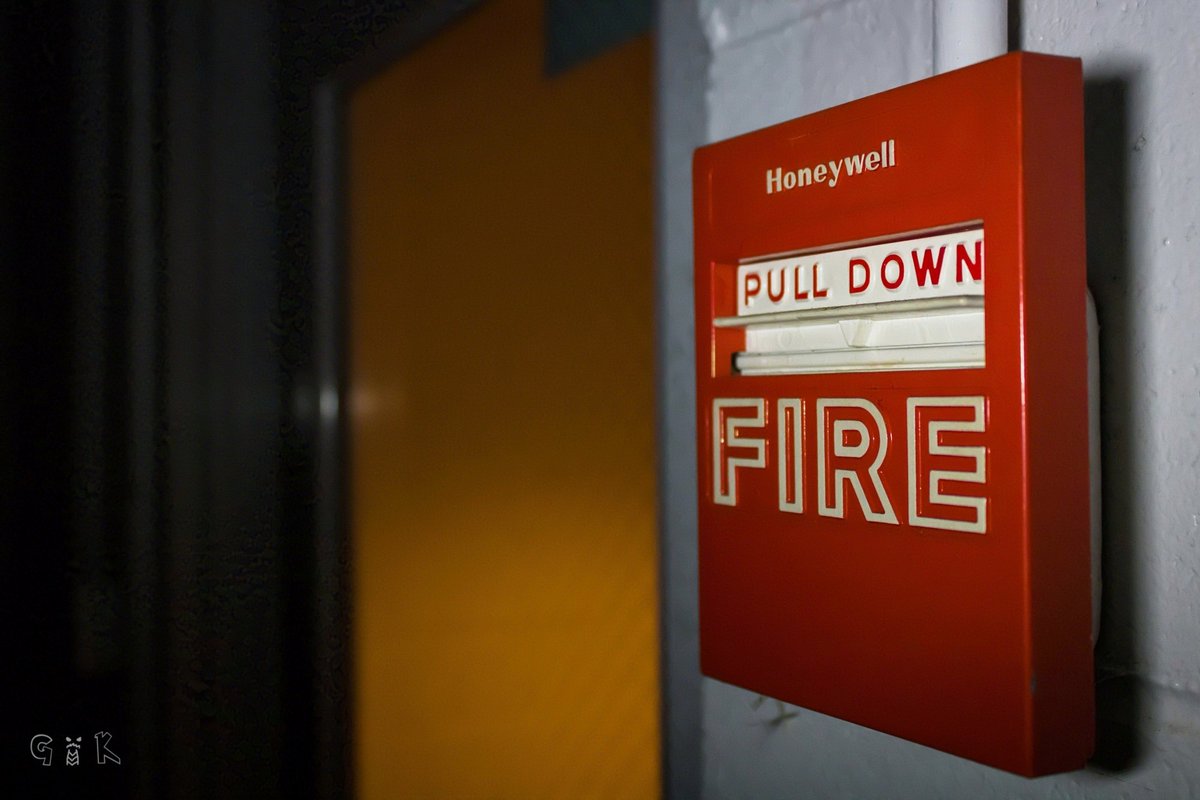 Blixt1000's tweet photo. Fire Alarms in an Office Building from 1976 that it currently being renovated. PT.1
#firealarm #photograghy https://t.co/5XIk7jsQkM