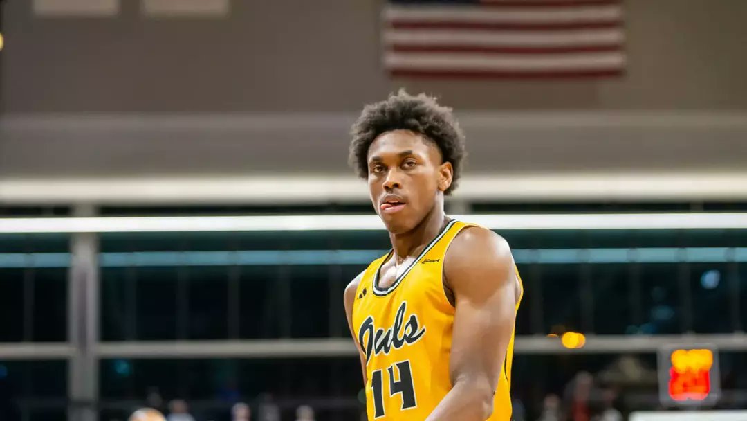 TheDraftstack's tweet photo. Adrian Wooley's performance tonight for Kennesaw State:

25 points 
2 assists 
9 rebounds 
4 steals
1/3 3PM (33.3%)
9/14 FGM (64.3%)
36 minutes 

One of the most underrated players in college ball. And he's only a freshman 🤯 https://t.co/JQMrtGcAwZ
