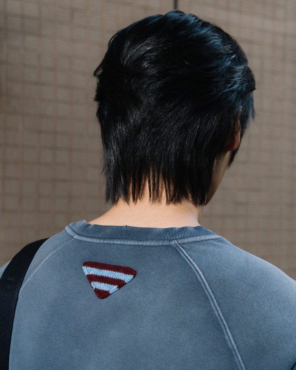 #ELLEMENAirportLook ส่องลุคหนุ่ม ‘วิน-เมธวิน’ Prada Ambassador ในลุคออกเดินทางไปมิลาน ประเทศอิตาลีในฐานะแขกคนสำคัญของโชว์ Prada Fall-Winter 2025 Menswear Show ที่จะจัดขึ้นในวันที่ 19 มกราคมนี้ 

#ELLEMENNews
#ELLEMENThailand 
#PradaFW25
#Prada
#winmetawin