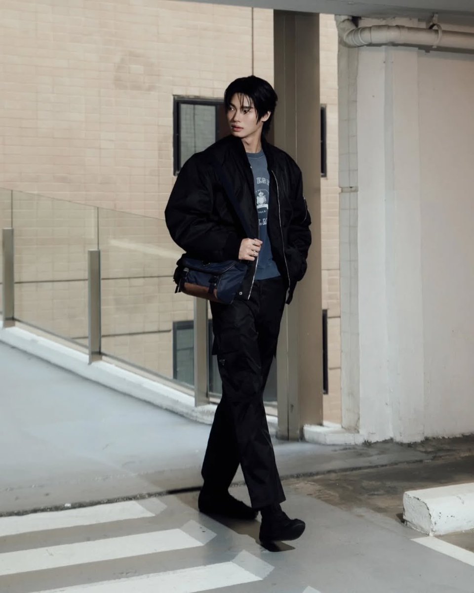 rizzmagazine_th's tweet photo. สุดหล่อพร้อมบิน ! ' วิน-เมธวิน ' Prada ambassador เตรียมออกเดินทางไปร่วมงาน Prada Fall Winter 2025 Menswear Fashion Show ณ กรุงมิลาน ประเทศอิตาลี ที่จะจัดขึ้นวันที่ 19 มกราคม

#PRADAFW25xWin
#PradaFW25 #winmetawin
#RIZZmagazine https://t.co/rV1nZKGZ3h