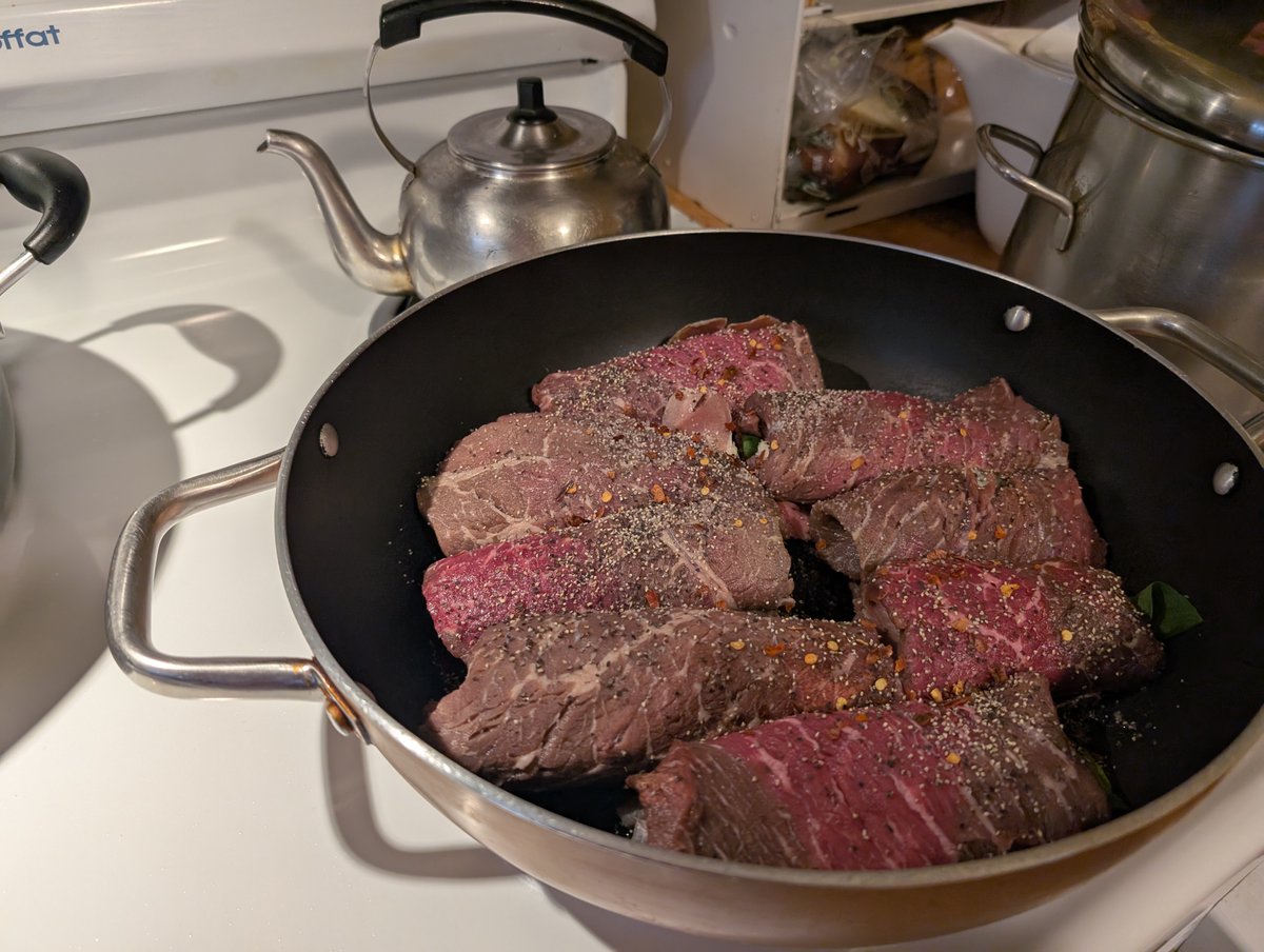 LinosVersion's tweet photo. Braciole: Pasquale Style

Are you a fan of beef? For a special occasion, we had the beef, and it was going to be used to make some braciole.

https://t.co/fGMW4vDPQH

#Braciole #Winter #Montreal #BusinessEnglish #LinoMatteo #FoodieFriday #Food #Nutrition https://t.co/gTpbe1fFC0