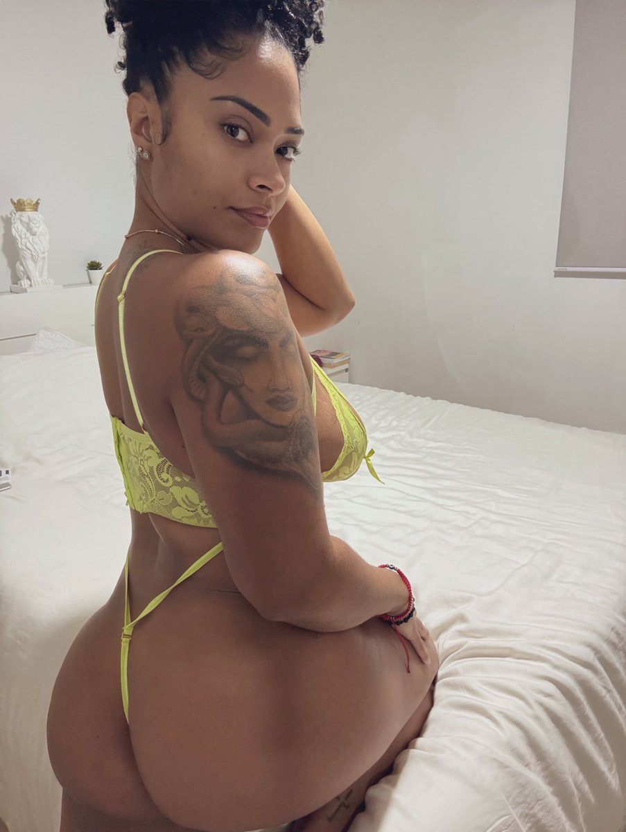 izzyizdabest's tweet photo. Ya’ll sleep yet ? https://t.co/kqEWRm25k2