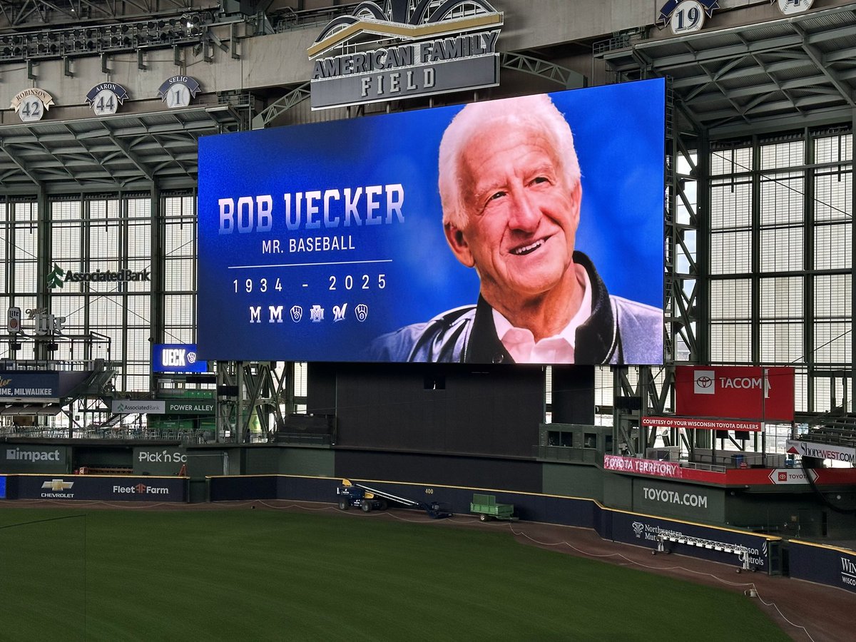 MikeVassallo13's tweet image. Thank you, “Mr. Baseball,” for a lifetime’s worth of laughs and memories. You were truly 1 of 1.
It was an honor and a privilege to call you a friend and co-worker for the last two decades.
Now…
“How about getting your foot off my shoulder?” (If you know, you know)