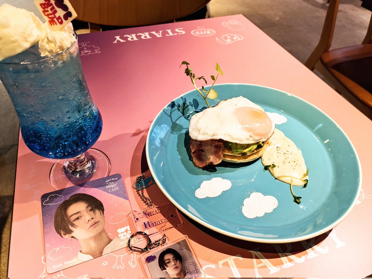 fp_matsuyuki's tweet photo. Our Magic cafe 3💜
リリースされたばかりの
Our MagicのMV流れてると思ったら流れてなかった😅
店名の楽曲なのに残念💦
そして…
3回目にして
ゆとくん卒業です
こきくん自引きGET!!
ひなちゃん自引き0%は続く…🐣🥲
#WILDBLUE #WBcf https://t.co/X4k1yD1ilL