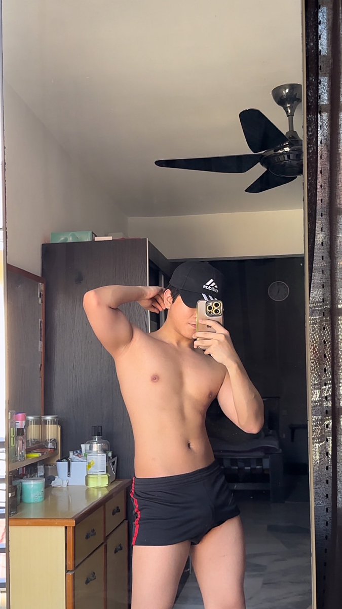 masturmax1's tweet photo. Armpit lover where you at? 💪🏼 https://t.co/P4iI425WUR