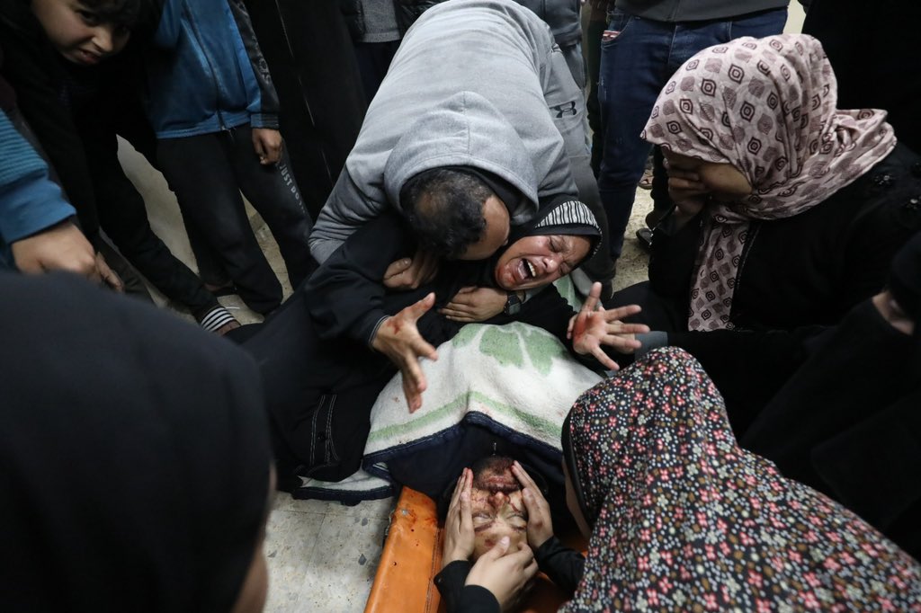 AbujomaaGaza's tweet photo. 🚨11 people were KILLED and 39 WOUNDED in #Israeli_bombing across #Gaza_Strip in the past 5 hours! https://t.co/AVrVrvjPZA