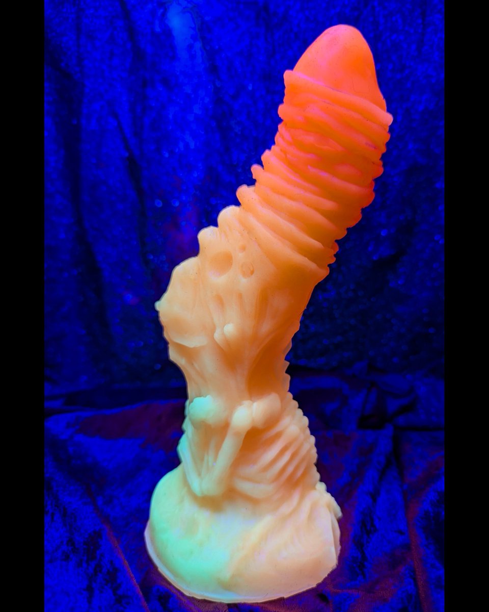 EldritchEcstasy's tweet photo. Variants continue to emerge.  #monstertoy #silicone #siliconetoy #sculpture #xenomorph #eldritch #eldritchhorror #horror #horrorart https://t.co/4vR5MRK1ty