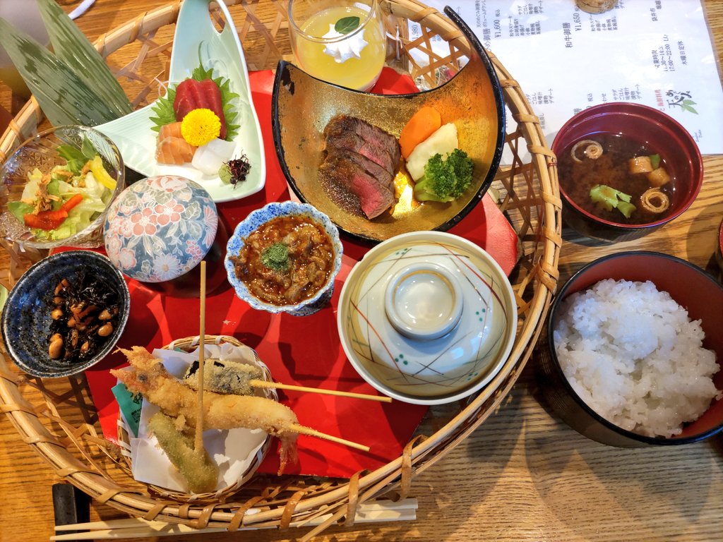 ayako_tango's tweet photo. 数日前。ランチでした。
飯テロ〜！ https://t.co/aXByq4M2lx