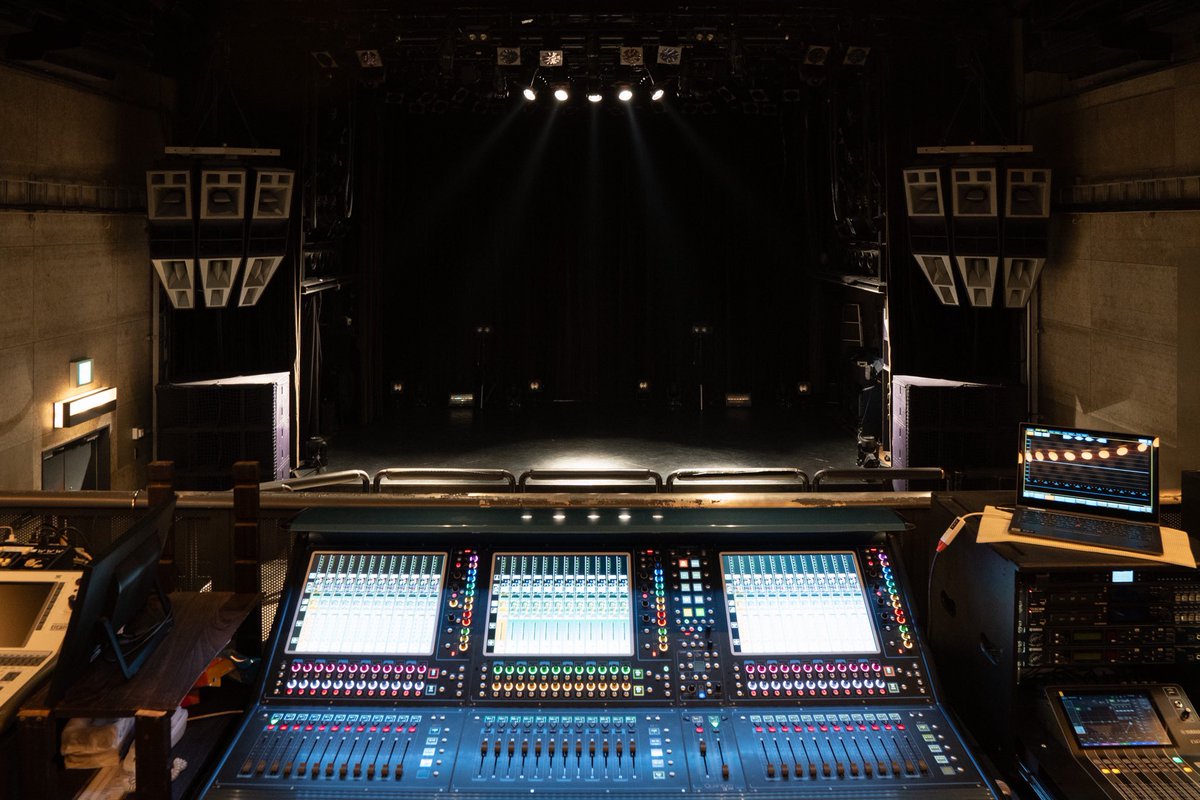 《W/当日券》1/17(FRI)
WWW presents Dial House

出演：
CARTHIEFSCHOOL
Nikoん
odd eyes
Texas 3000

当日券は18:30〜入場落ち着き次第WWWにて
一般 ¥3,300 / U-23 ¥2,300 (+1D)にて販売いたします。
※クレカ・電子決済OK!

アナログミキサーがデジタルミキサーに変わり最初の公演で