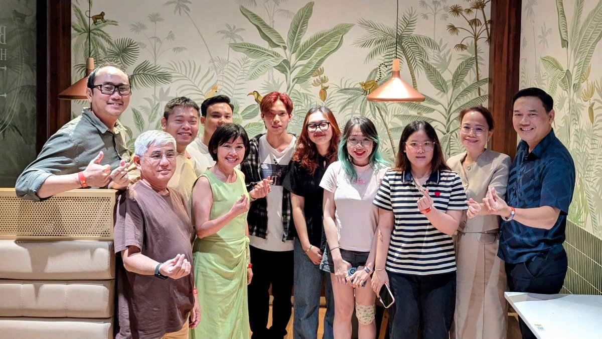 umber_coffee's tweet photo. ✨ Vừa qua, Umber Coffee đã tổ chức tiệc tất niên với sự góp mặt của Ban Giám Đốc, đội ngũ vận hành, và toàn thể nhân viên Team Umber tại tất cả các chi nhánh. Đây là dịp để chúng tôi cùng nhau nhìn lại một năm đầy nỗ lực. #umbercoffee #coffee #tatnien #tea https://t.co/oefzKkjWBG
