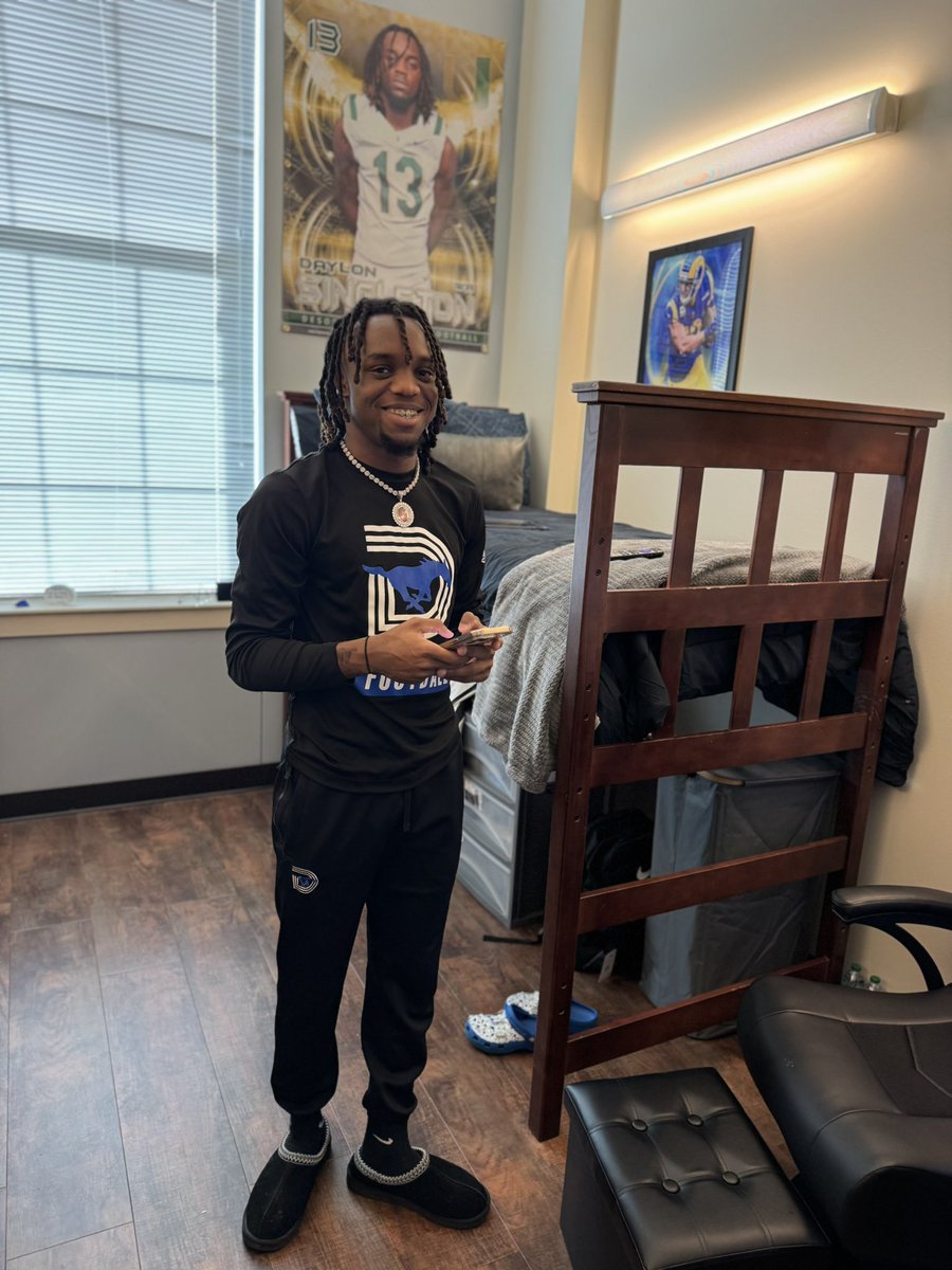 TheRealDaylonSingleton🐇💨✌🏾 (@akasweet13) on Twitter photo GOD IS GOOD🙌🏾🙏🏾
#ImHome💙❤️
#HillTopBaby
<a href="/SMUFB/">SMU Football</a> <a href="/rhettlashlee/">Rhett Lashlee</a> <a href="/CoachFoster_/">Coach 🏈 Foster 🩸</a> <a href="/RyanJenkinsTV/">Ryan Jenkins</a> <a href="/CoachRobLikens/">ROB LIKENS</a> <a href="/SMURivalss/">The HillTopics</a> <a href="/BillyEmbody/">Billy Embody</a> <a href="/coachdwes/">Danny</a> GOD IS GOOD🙌🏾🙏🏾
#ImHome💙❤️
#HillTopBaby
<a href="/SMUFB/">SMU Football</a> <a href="/rhettlashlee/">Rhett Lashlee</a> <a href="/CoachFoster_/">Coach 🏈 Foster 🩸</a> <a href="/RyanJenkinsTV/">Ryan Jenkins</a> <a href="/CoachRobLikens/">ROB LIKENS</a> <a href="/SMURivalss/">The HillTopics</a> <a href="/BillyEmbody/">Billy Embody</a> <a href="/coachdwes/">Danny</a>