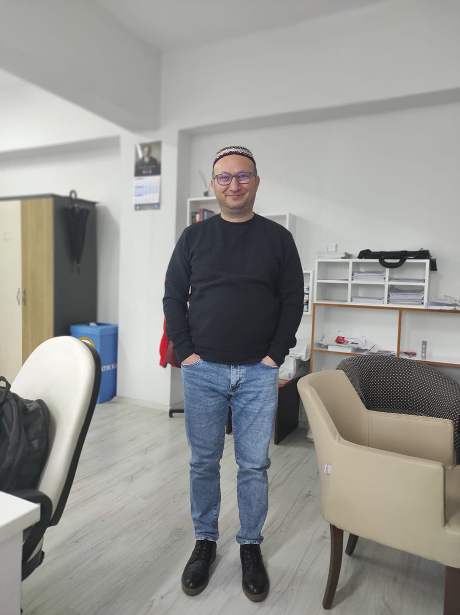termemesem's tweet photo. TERME MESEMDE KARNE HEYECANI
Terme Mesemde I.dönem karne dağıtım töreni yapıldı. Kurum müdürü öğrencilere yaptığı konuşmada "Sizleri sadece öğrenci değil, ülkemizin üretim ordusunun bireyleri olarak görüyorum." dedi. 
@memterme55  
@termemesem  
@ismailrhmnkose
@ozgenc_tuncay https://t.co/ZOnlbei4Eu