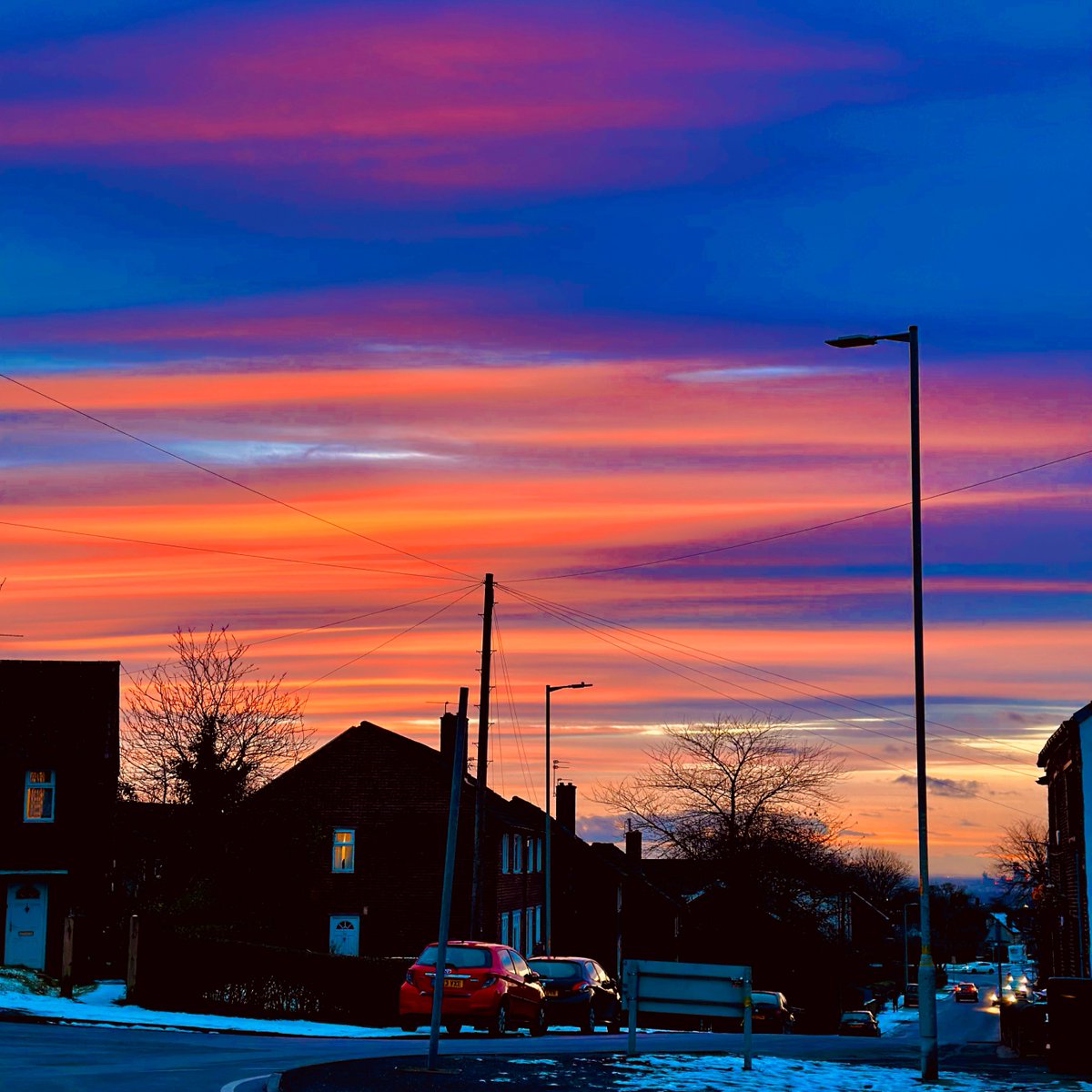 TamesideCouncil's tweet photo. #FindUsFridays
Take a look at this beautiful winter sunset to add some colour to your feed! π
π§‘
Can anyone work out where we took this vibrant picture?π·
#ProudTameside https://t.co/qwHlBvVVya