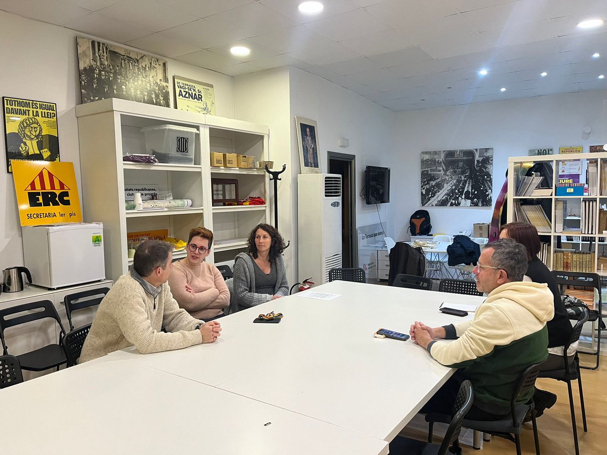 Dimecres vam començar una roda de contactes entre la plataforma i els diferents partits de la ciutat. Aquestes petites reunions serviran per recollir les idees i els plans de ciutat de cada partit i valorar que podem extreure en relació a la nostra plataforma🌳♻️🤝🏼