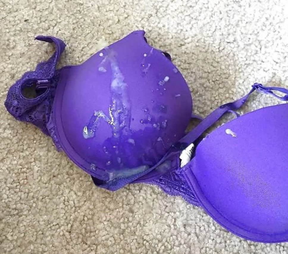 𝒲hite  is  more  her  color 🤭
it  works  𝙚𝙫𝙚𝙧𝙮𝙬𝙝𝙚𝙧𝙚 .