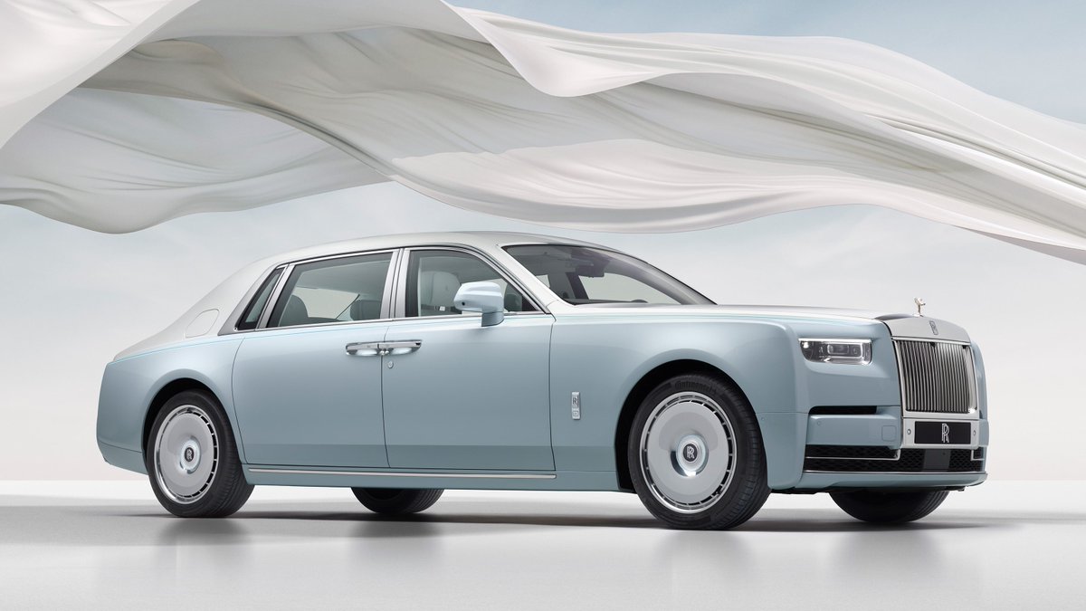BBC_TopGear's tweet photo. Happy 100th birthday: here's every generation of the magnificent Rolls-Royce Phantom ➡️ https://t.co/hW3CZBNU6B https://t.co/lzsgnuBYl5