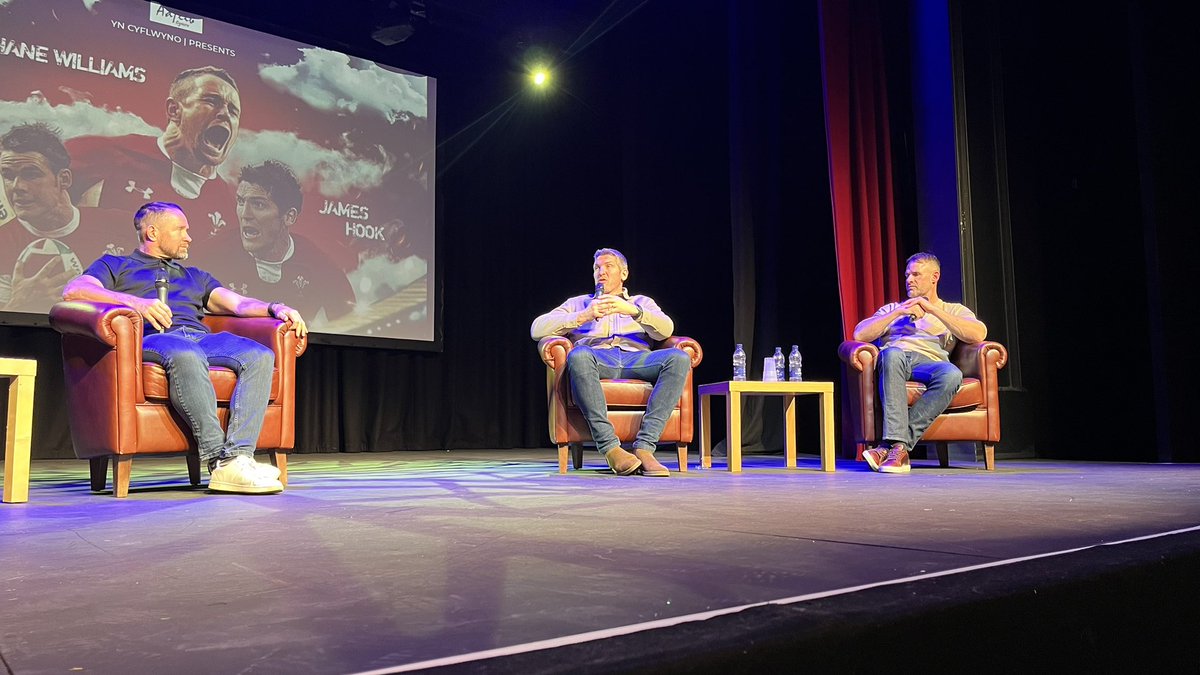 denisepevans's tweet photo. Great evening with @AdlibCymru listening to @ShaneWilliams11 @byrney_15 and @hookjameshook
Thank you for sharing your memories with us all 🏉 @BlackwoodMiners https://t.co/M8WVzLS68N