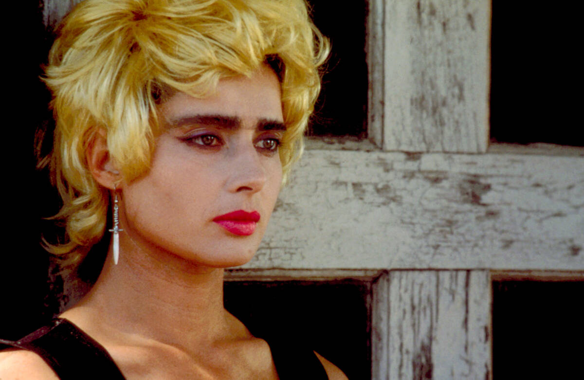 ⚫ Mort de David Lynch, un cinéaste à l’univers surréaliste

De «Twin Peaks» à «Mulholland Drive», l’Américain a irrémédiablement marqué le cinéma avec une œuvre singulière et à l'étrangeté fascinante liberation.fr/culture/photog…