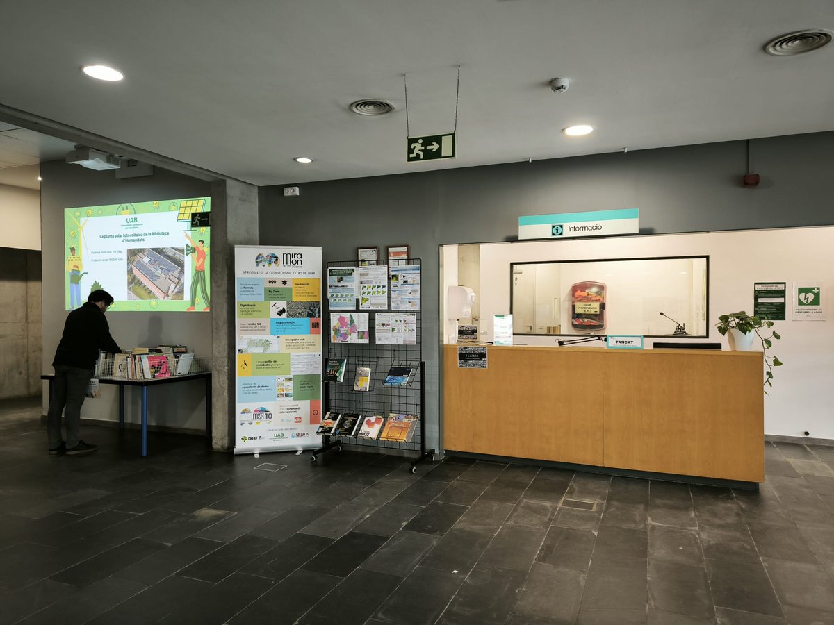 MiraMon_GIS's tweet photo. Eii, estudiants, professores i i altres cohabitants de la Facultat d'Humanitats de la @UABBarcelona. 📚🌍 Ja podeu gaudir de la exposició dels 30 anys de MiraMon a la @BHumanitatsUAB. Un intrèpid equip de @grumets_UAB ja l'ha inaugurat! 🗺️🔎 https://t.co/I6X8QMLEzh