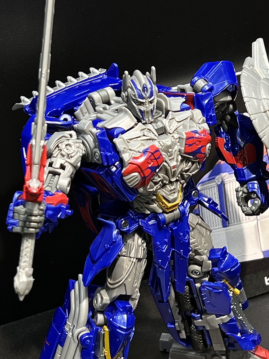 amicoamiami's tweet image. 騎士姿がカッコよすぎなオプティマスさん！！🔥

#トランスフォーマー #Transformers