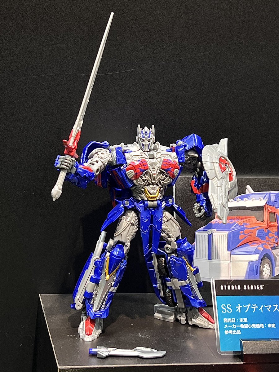 amicoamiami's tweet image. 騎士姿がカッコよすぎなオプティマスさん！！🔥

#トランスフォーマー #Transformers
