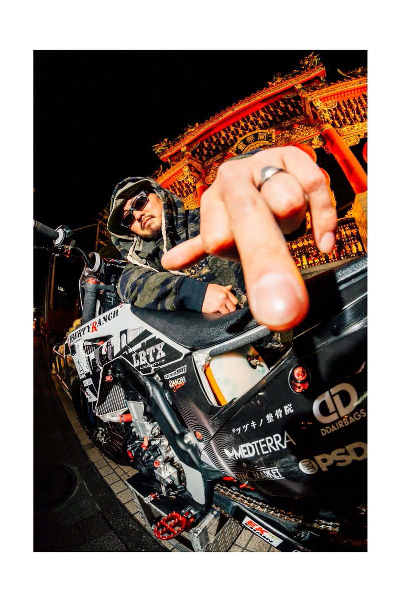 Kuwasiku_225's tweet photo. Reeep🔥🔥🔥

Rider🏍: "D-dawg "@daichieharafmx 🤝
Shoot📸: @Kuwasiku_225 
📍: Yokohama China town

#shotbyKUWASIKU
#FMX
#freestylemotocross
#FUJIFILM https://t.co/UAEkihRvYA