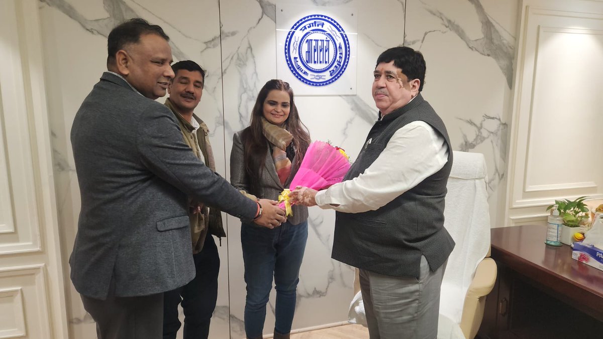 wethepublicist's tweet photo. Courtesy Meeting
@Dileep_Sanghani  

Our team had the privilege of meeting Shri Dileep Sanghani Ji, esteemed Chairman of NCUI and IFFCO.
An insightful discussion on the transformative role of cooperative growth in agriculture left us inspired and enriched.

#SahakarSeSamriddhi https://t.co/vxC8AMRdtx