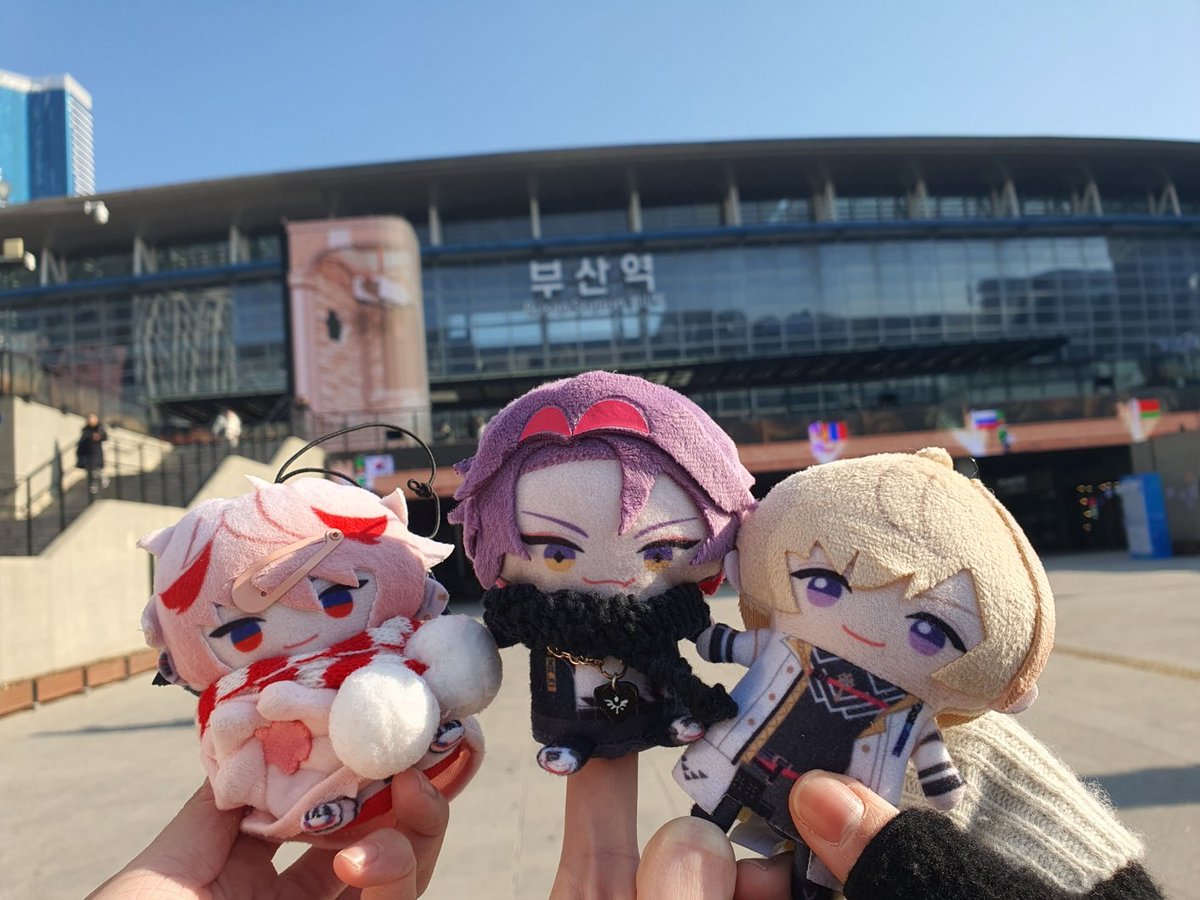 s1ras1ss's tweet photo. 트친들을 만났어요
죙일 먹엇어요
또 먹으러 부엉이 산장에 왔어요
부엉이가 가득해요..
천국같음..너무좋음... https://t.co/KthDC2v243