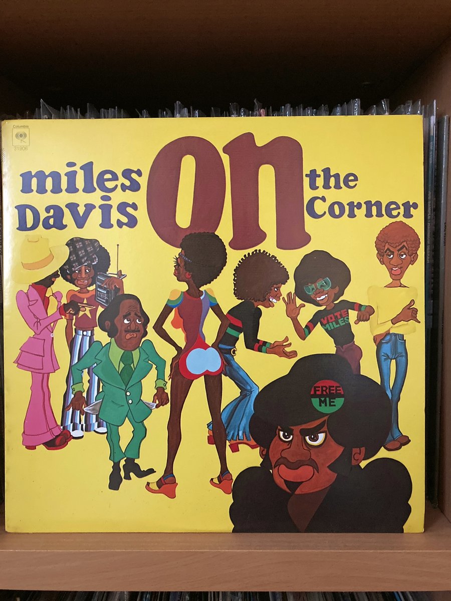 元々は後々見直すため日記がわりに始めたTwitterだが、いつの間にか聴いたレコをアップするだけに。それも1ヶ月おきから半年おきになり…まぁ同じような毎日を繰り返してるので記す事もなく、やはり聴いたレコをアップするだけでもぼちぼちやっていこうと。今夜は不思議と引き込まれてしまうこのレコ🎵