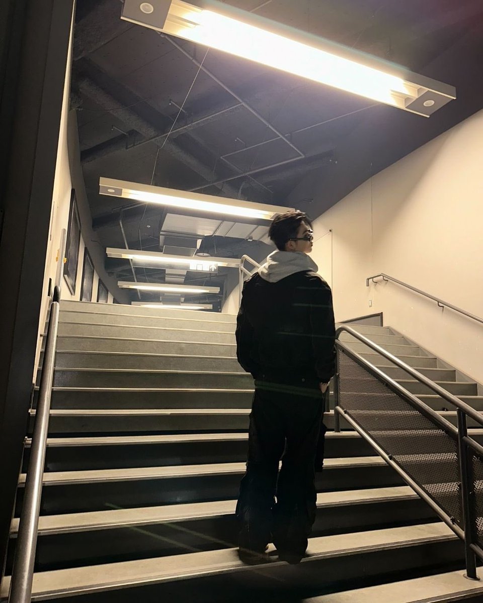 Vibin’ on these steps in Japan, making every move look too smooth. The city’s got its rhythm, and I’m just adding to the flow. It’s all in the vibe, every step feels like home.