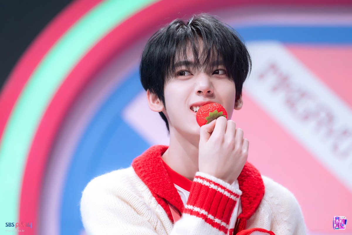 inkigayo update

ppodol MC #HANYUJIN #한유진