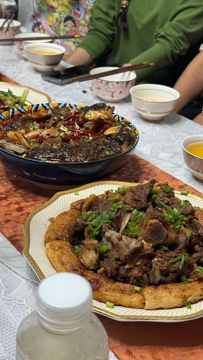 你要问我新疆人平常吃什么？
我能说一天