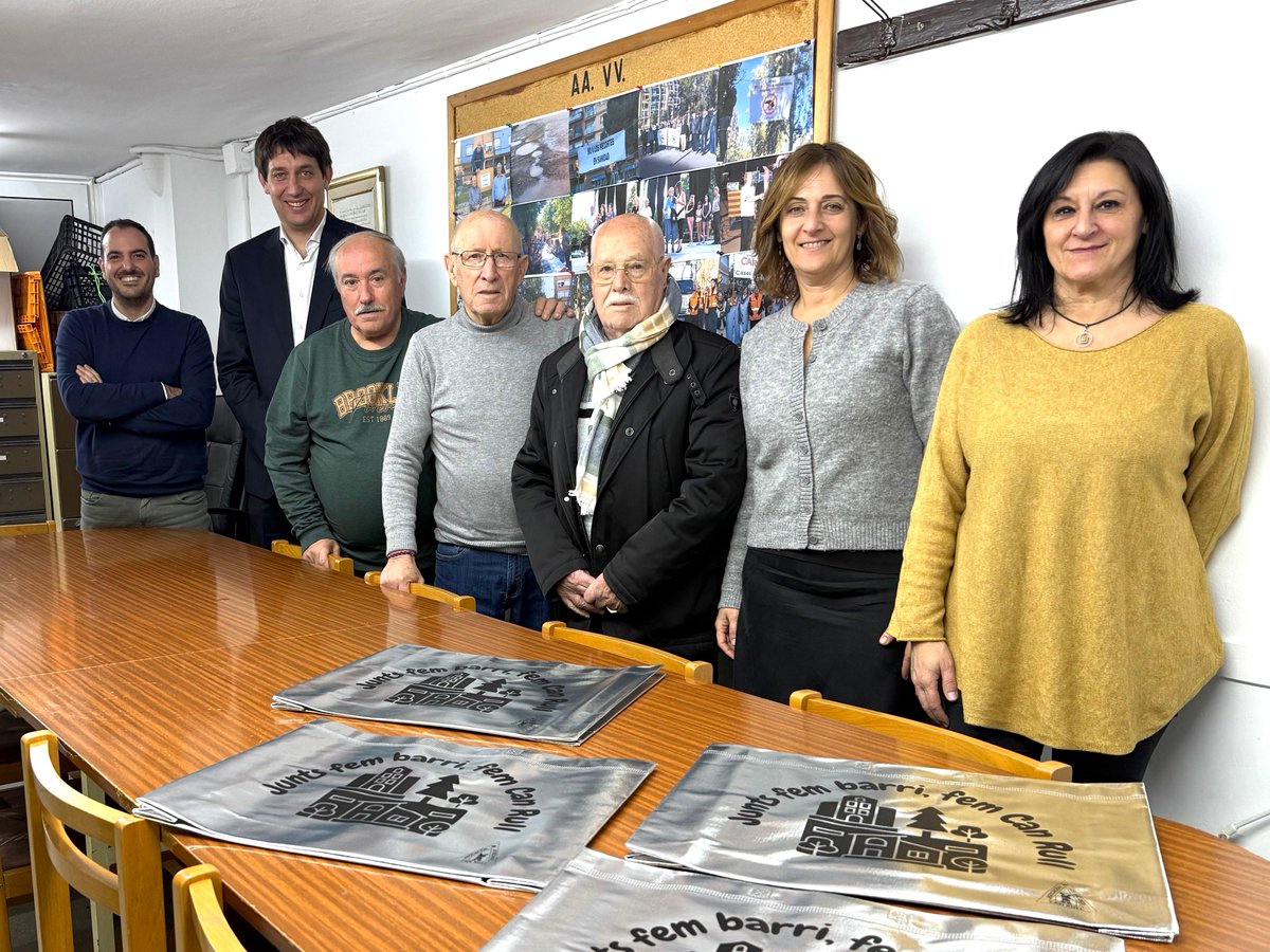 AiguesSabadell's tweet image. El diàleg i l'escolta activa amb el moviment veïnal de #Sabadell ens ajuda a millorar el nostre servei i donar resposta a les principals inquietuds de la ciutadania

Gràcies, AVV de Can Rull - Cifuentes, per la vostra predisposició i el vostre feedback!

#implicats
#MésQueAigua