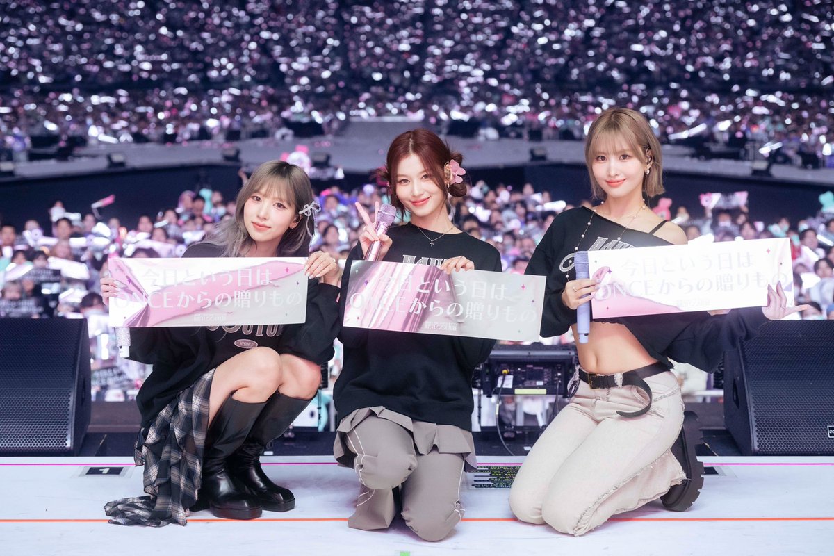 twice_mixx's tweet image. Congrats to #MISAMO for successfully completing their first Japan tour🥹💖

- 3 cities
- 6 shows 
- 250k~ attendance 
- First k-pop subunit to hold a dome tour