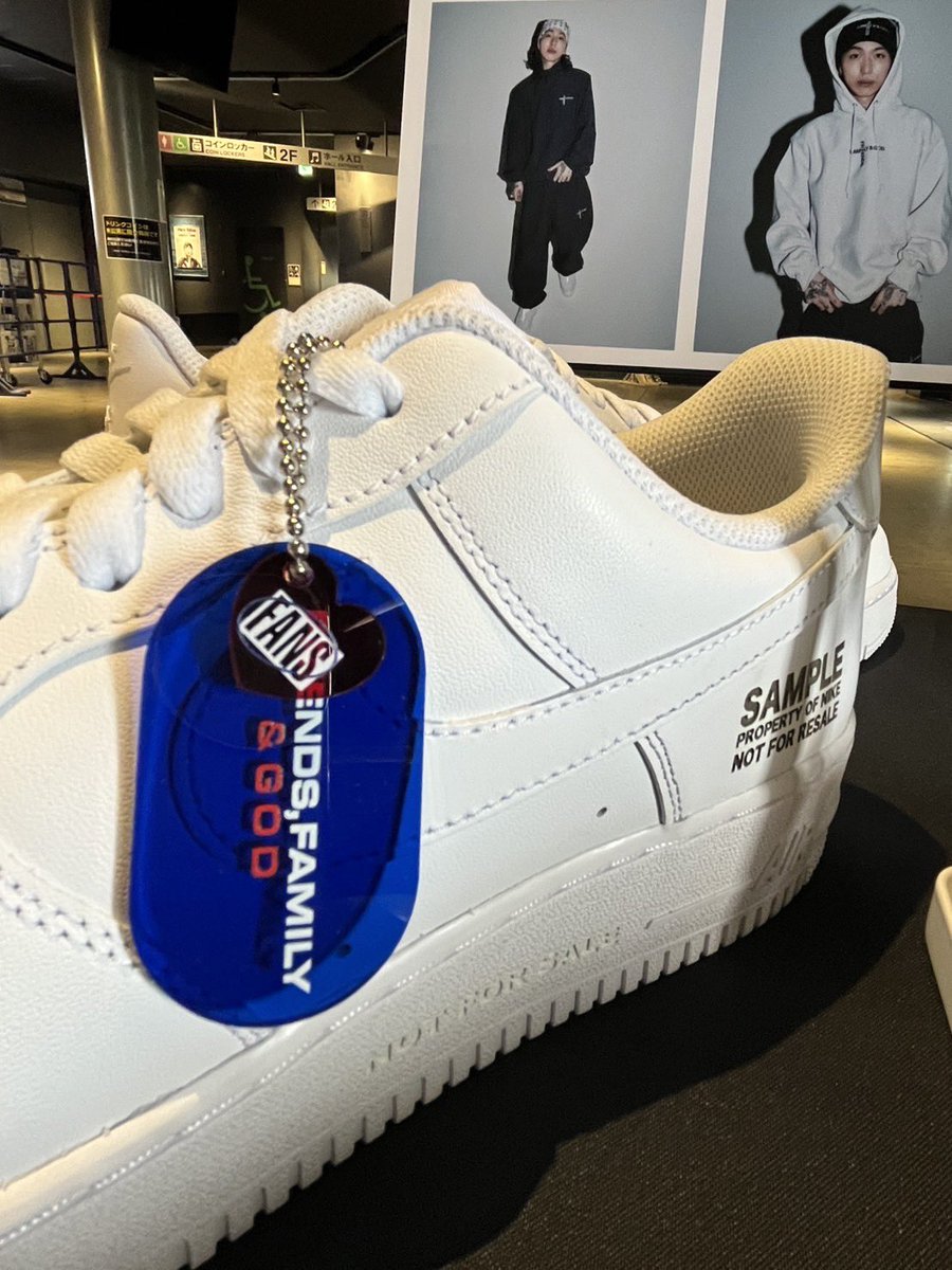 Zepp Osaka Baysideでの Official Tour Goodsの 会場先行販売開始しま