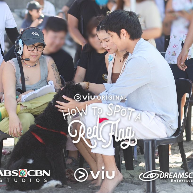 belindoll's tweet photo. this litol family 🥹 crinkles with mommy and daddy!

#HowToSpotARedFlag | #DonBelle
#DonnyPangilinan | #BelleMariano https://t.co/ZVKbwIiU3Q