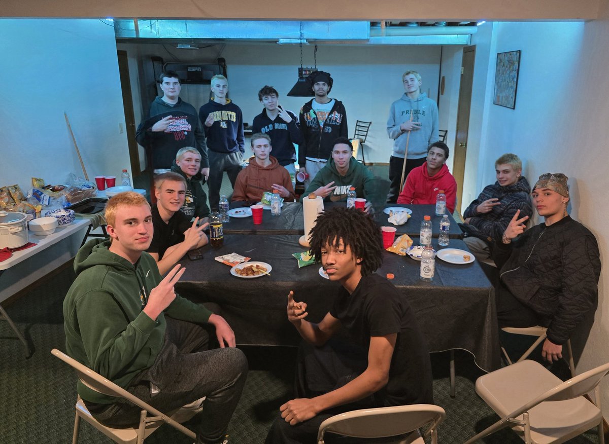 Varsity team dinner. #PreblePride #GoHornets