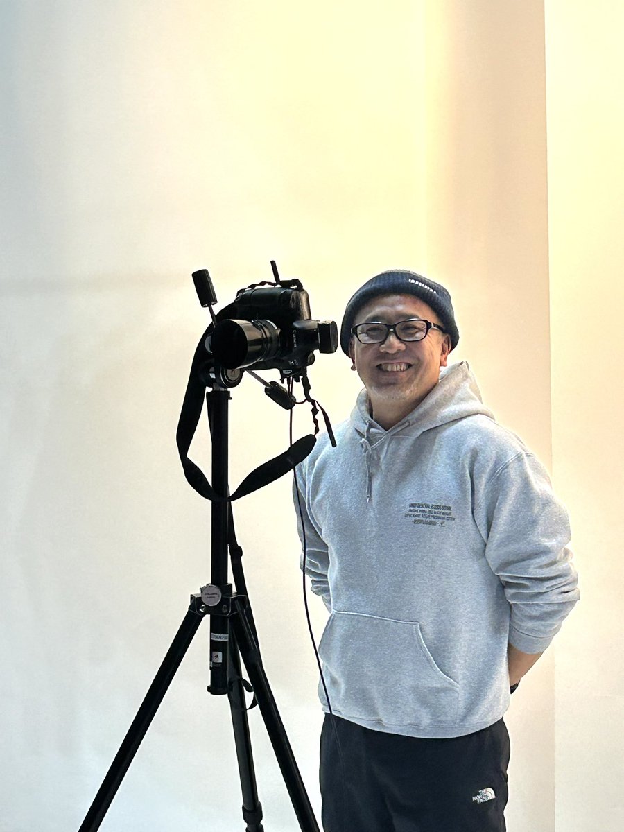 STUDIO_500G's tweet photo. 先日、弊社studio shirobako1stにてビジュアル撮影が行われました。
1カットずつチェックをしながら撮影を進めていきます。
この日はたくさんのお客様が来られて、とっても賑やか!
フォトグラファー山田も笑顔で撮影中〜。
#GOCAN
#GOCANWEB https://t.co/8pjhhfahmq