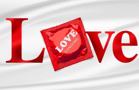 It’s a weekend, ffe tusimbudde💃🕺

Before the fun starts, know your partner’s HIV status. If you are unsure , play it safe with a condom. 
Condoms offer triple protection against STIs ,HIV &amp; unplanned pregnancies.
Protect yourself  and your partner. 
#SaferIsSexy 
#SaferIsFun