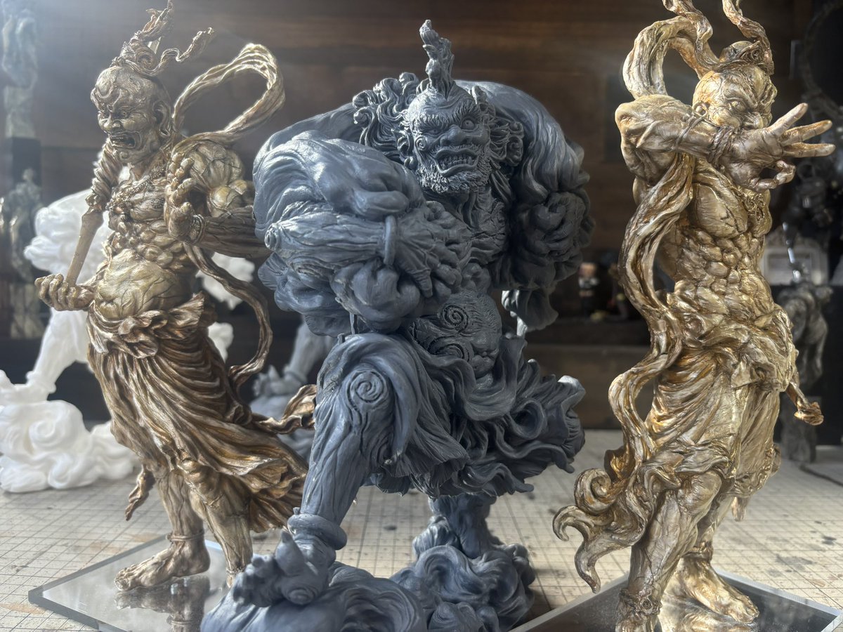 造形戯画』 『双極乱舞・風神×雷神』 風神 《造形恐竜》 岩倉圭二 彩色