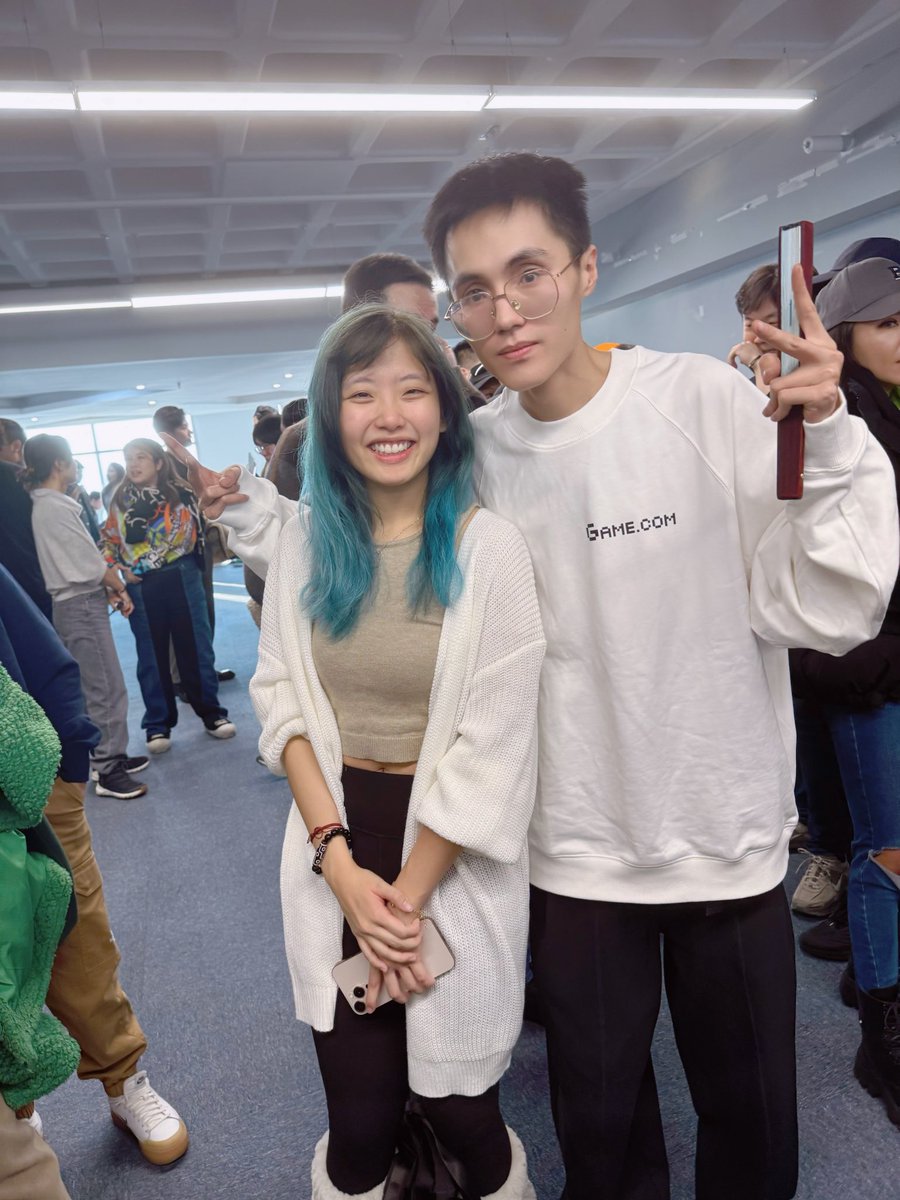 0xBozwang's tweet photo. Happy to meet u all 👀 @ethermage @everythingempty @miratisu_ps @virtuals_io @GAME_Virtuals @questflow https://t.co/ueOdE292Gh