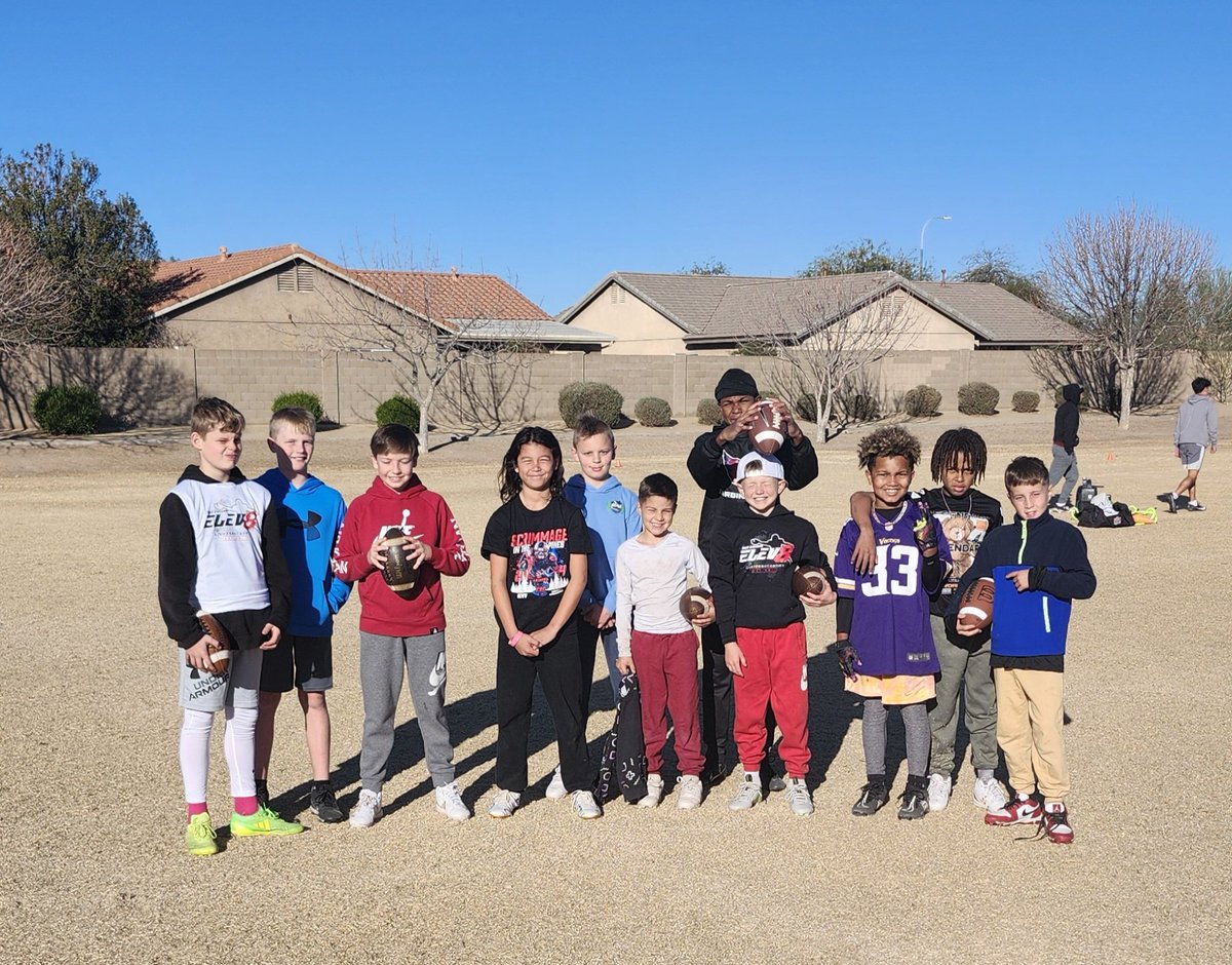Elev8QBacademy's tweet photo. Great groups last weekend! @quarterbackmag  time to work! https://t.co/4cMJviFP77