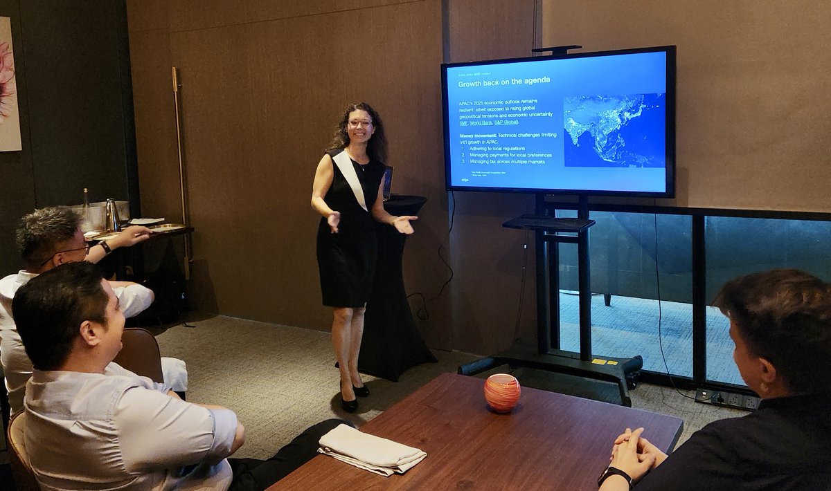 Valerie R. Wagoner tweet media