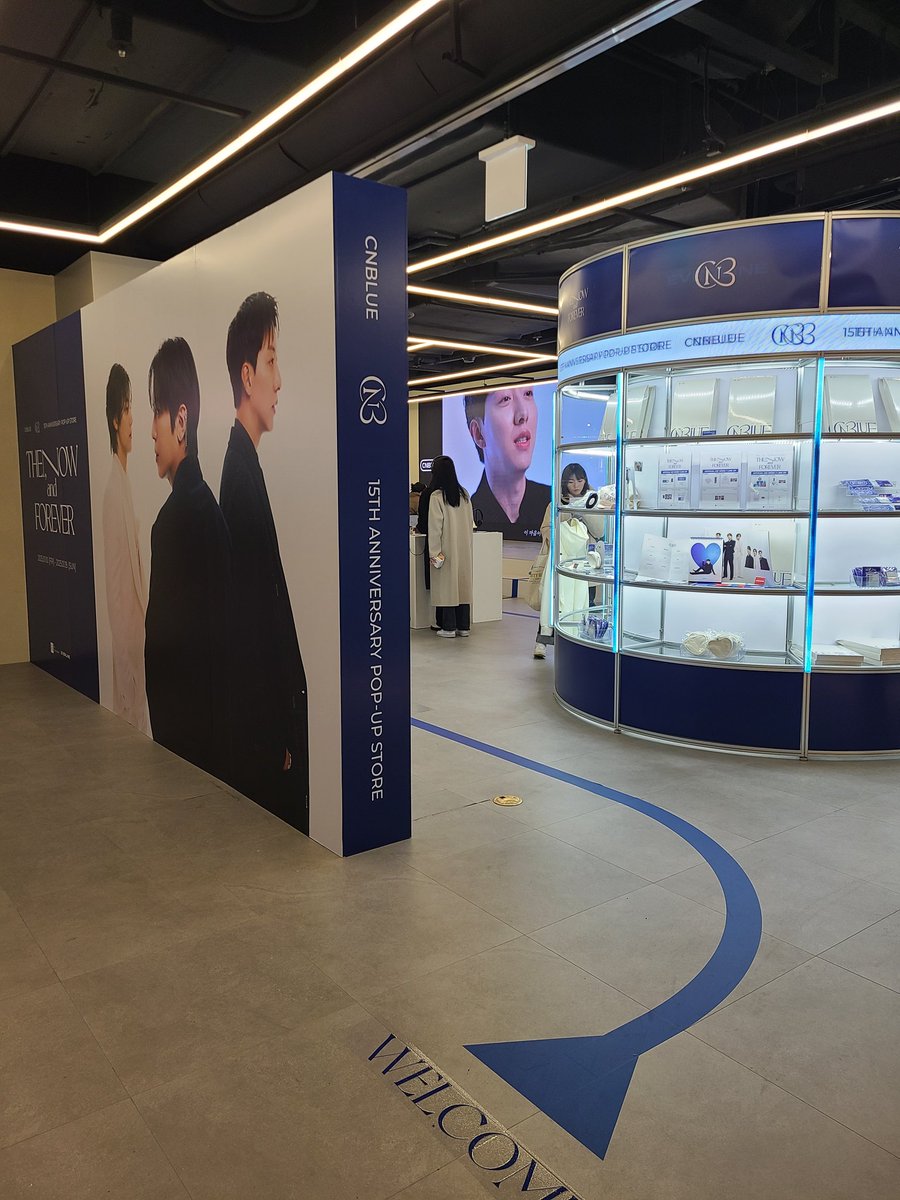 #CNBLUE #Then_Now_and_Forever #에버라인동대문점
웰콤!!!!