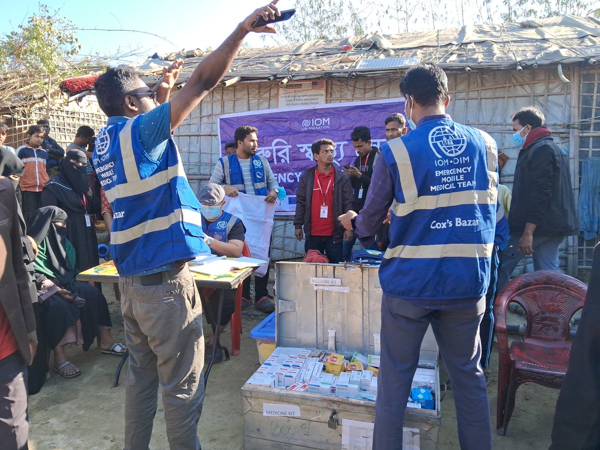 jasminara343's tweet photo. Rohingyas affected by the fire in Camp 26 G2 block have been receiving urgent treatment from the IOM Emergency Mobile Medical Team since 10:31 PM on 16th Jan 2025.

Over 55 shelters have been destroyed, leaving nearly a thousand refugees homeless. @UKinBangladesh

📸 #Crd https://t.co/9O7uEXKsG6