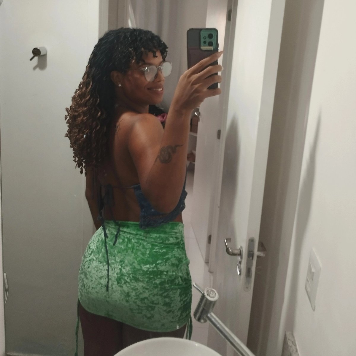 Lettexxxx's tweet photo. Vem descobrir o segredo da fada 🏳️‍⚧️✨🧚🏾‍♀️🧚🏾‍♀️ https://t.co/HJE6cHVggO